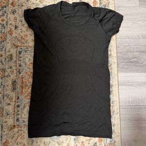 Lululemon swiftly tech